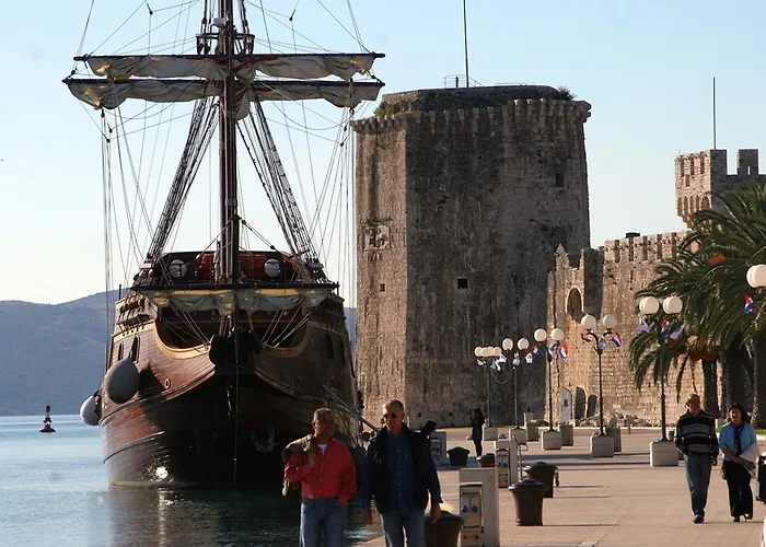 فندق مبيت وإفطار Dimora Picco 3*