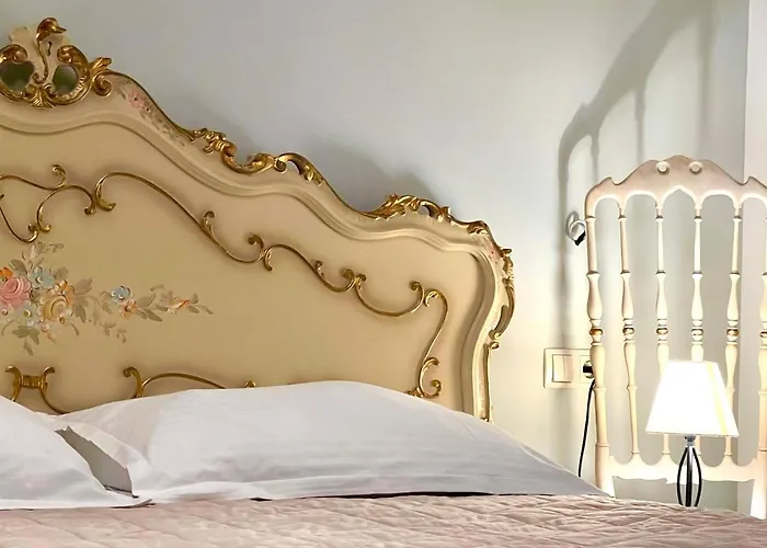 فندق مبيت وإفطار Dimora Picco 3*